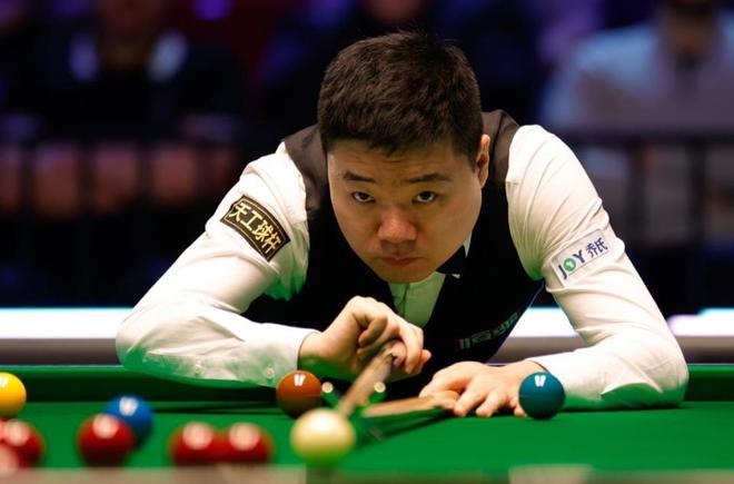 充满活力的 充满活力的